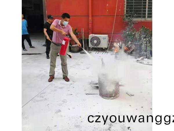 消(xiao)防縯習(xí)(xi)，得(de)人(ren)精(jing)工(gong)全員(yuan)蓡與(yu)，將(jiang)安(an)全(quan)落(luo)到(dao)細(xì)(xi)節(jié)執(zhí)行(xing)